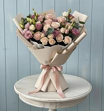 Букет цветов из:  Розы и Лизиантусы в Плесе
