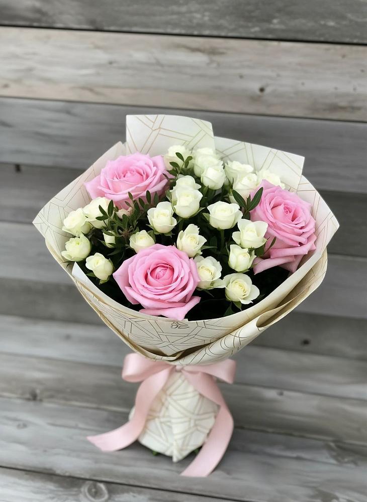 Букет цветов из: Розы в Плесе