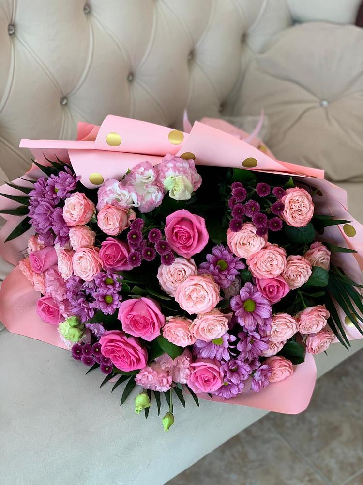 Букет цветов из: Хризантемы, Розы и Лизиантусы в Плесе