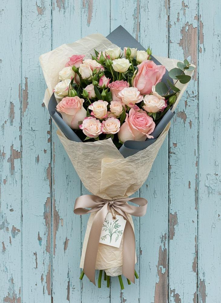 Букет цветов из: Розы в Плесе