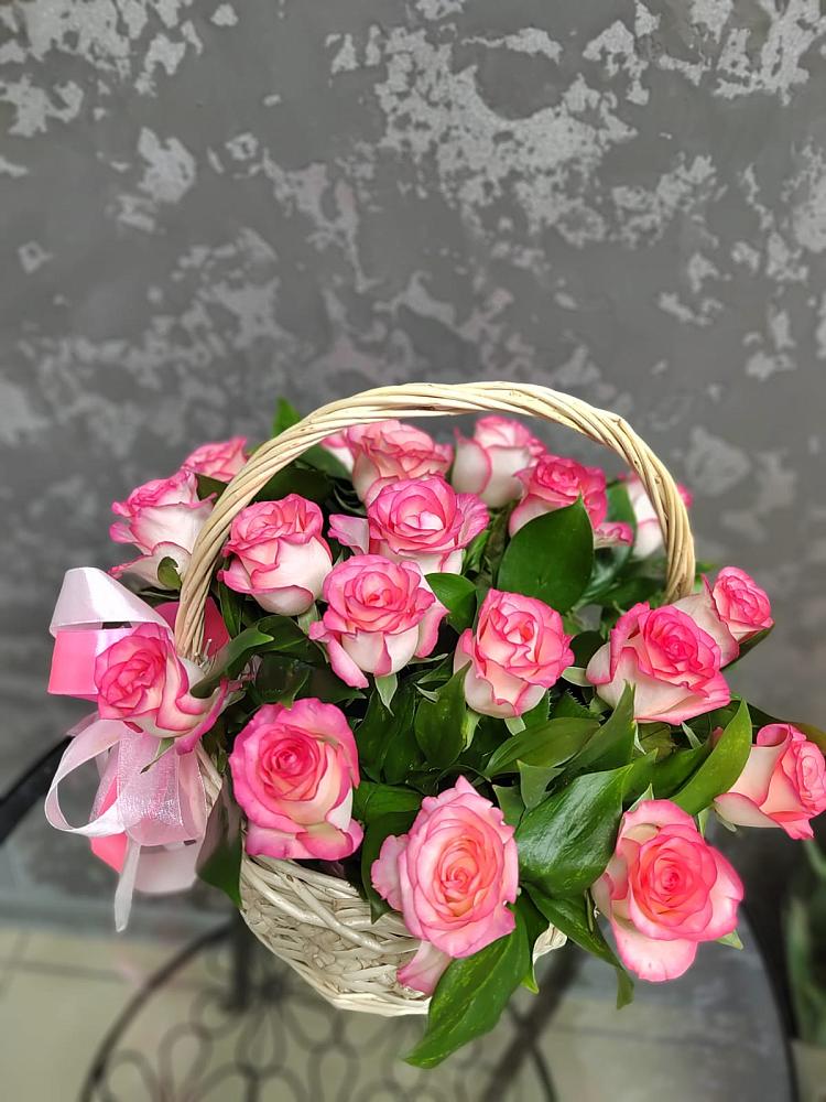 Цветочная композиция из Розы в корзине в Плесе
