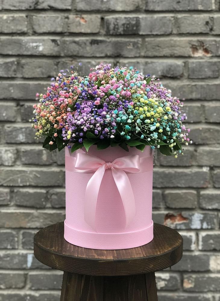 Цветочная композиция из Гипсофила и Розы в шляпной коробке в Плесе