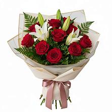 Букет цветов из:  Лилии и Розы в Плесе