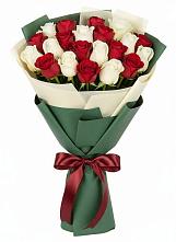Букет Микс из красных и белых роз #REPLACE_PRED# Плесе