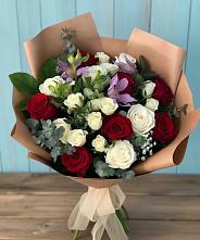 Букет цветов из:  Розы и Альстромерии в Плесе