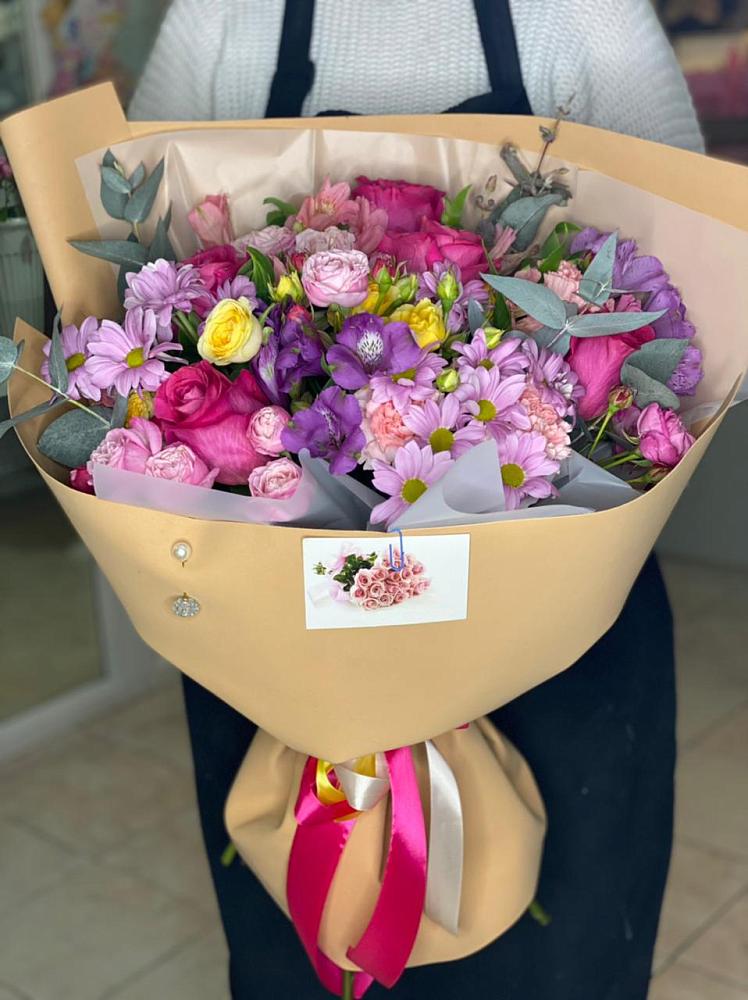 Букет цветов из: Хризантемы, Гвоздики и Альстромерии в Плесе