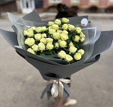 Букет Белые кустовые розы Солинеро в Плесе