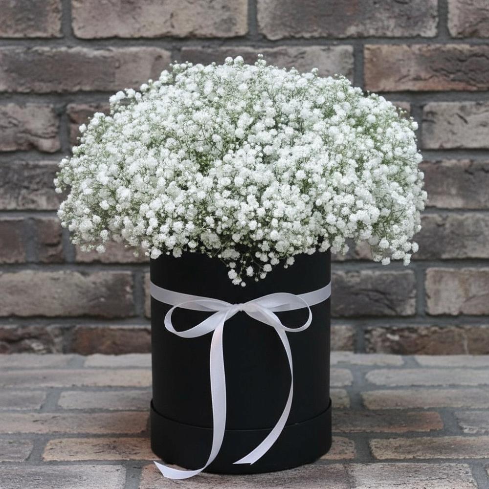 Цветочная композиция из Гипсофила в шляпной коробке в Плесе