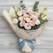 Букет цветов из:  Лизиантусы в Плесе