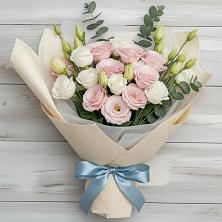 Букет цветов из:  Лизиантусы в Плесе