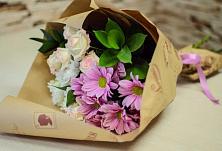Букет цветов из:  Розы и Хризантемы #REPLACE_PRED# Плесе