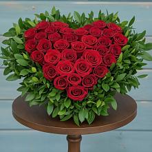 Цветочная композиция из Розы в виде сердца в Плесе