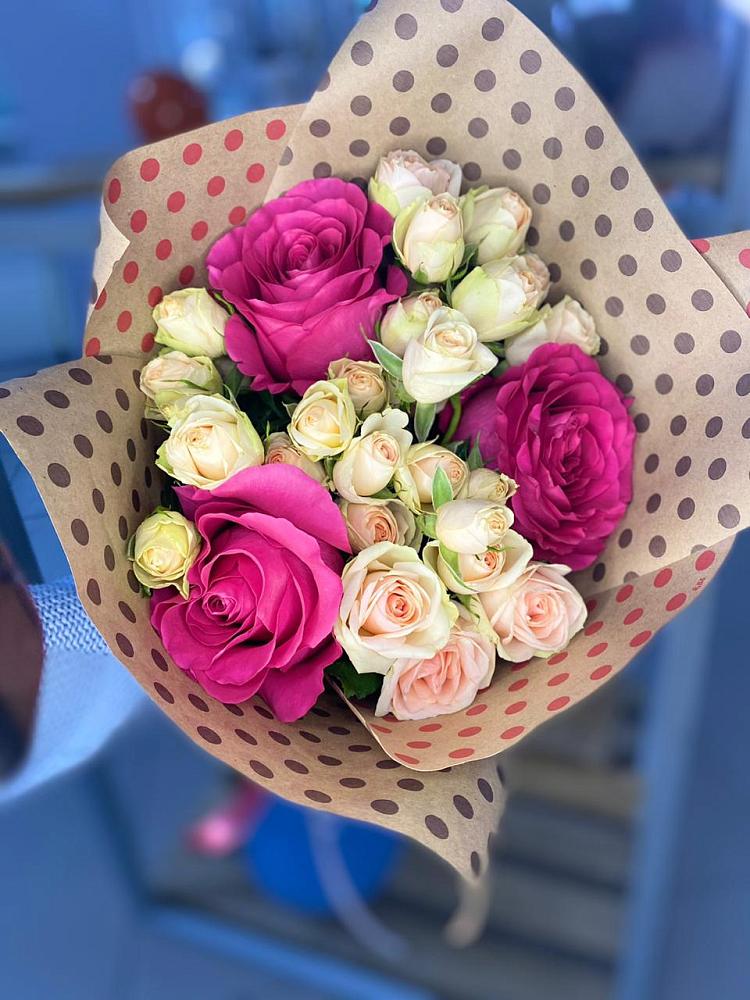 Букет цветов из: Розы в Плесе