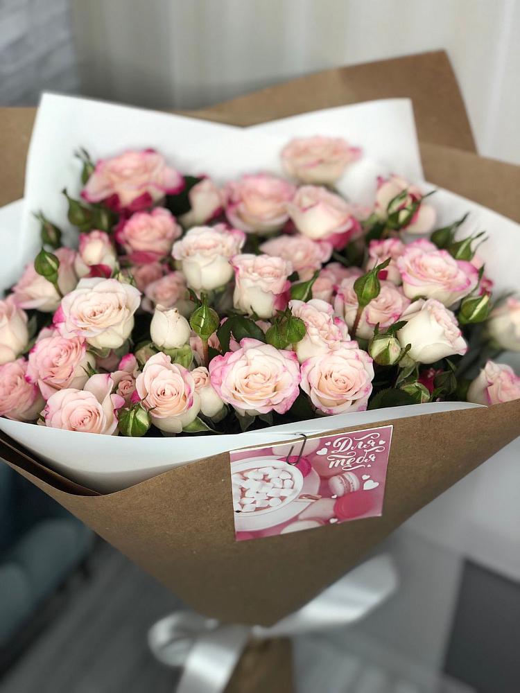 Букет цветов из: Розы в Плесе