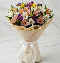 Букет цветов из:  Альстромерии в Плесе