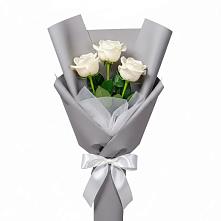 Букет 3 белые розы в Плесе