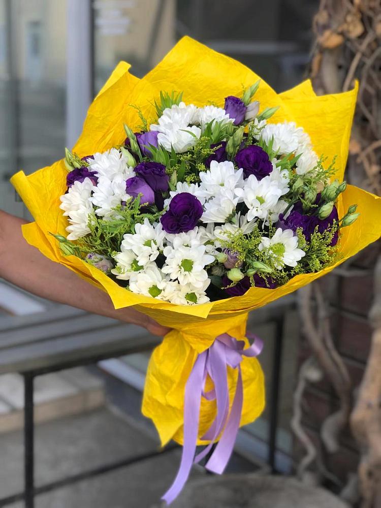Букет цветов из: Ирисы, Хризантемы и Ромашки в Плесе
