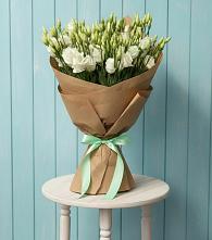 Букет цветов из:  Лизиантусы в Плесе