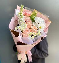 Букет цветов из:  Хризантемы и Розы в Плесе