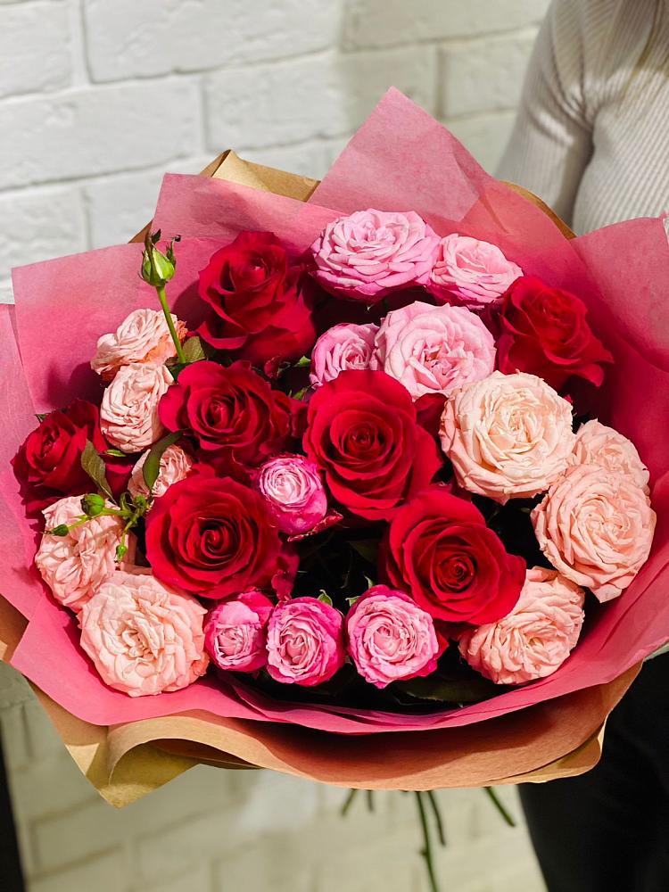 Букет цветов из: Розы в Плесе