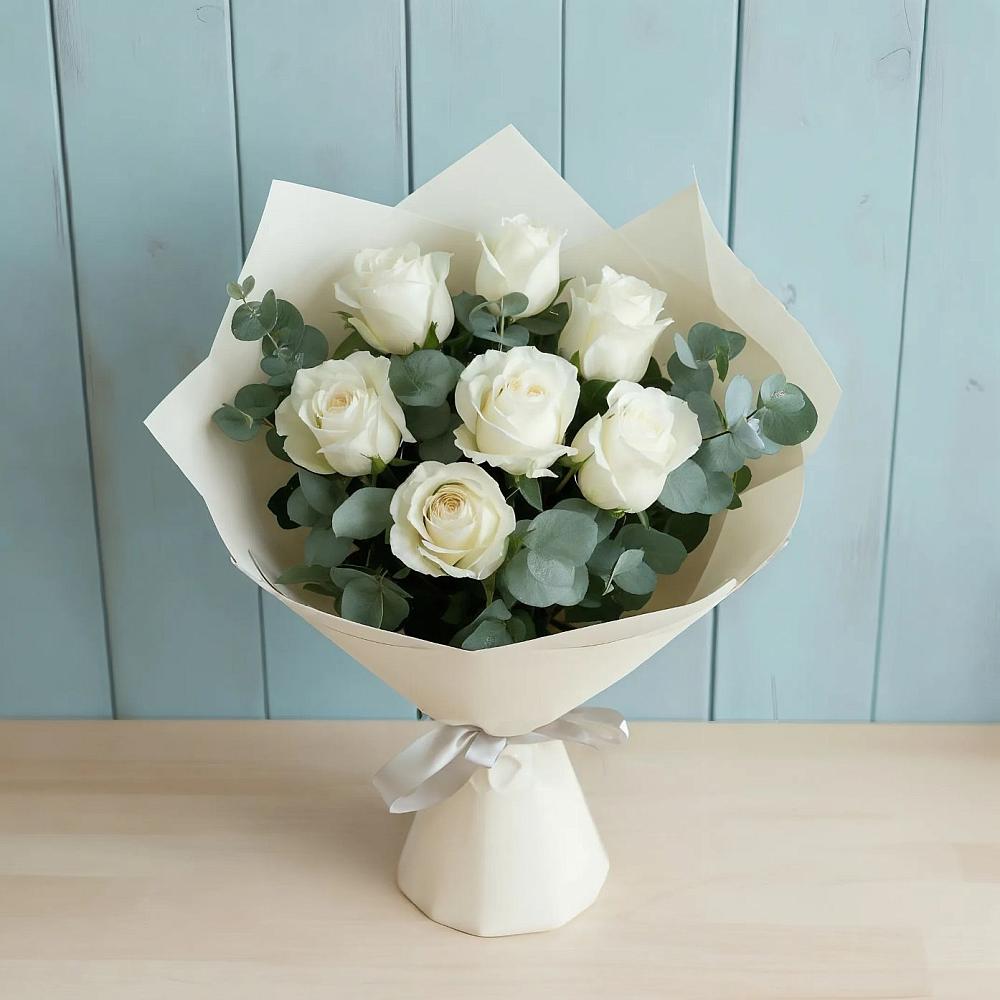 Букет Белые розы в Эвкалипте в Плесе