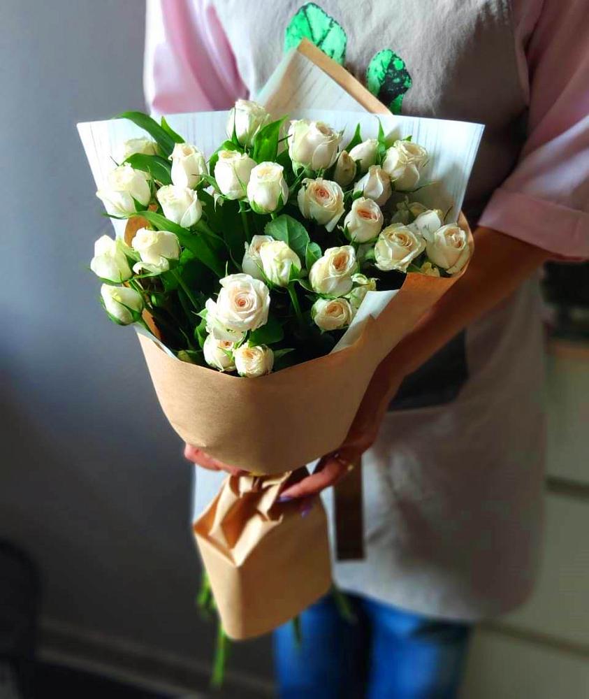 Букет цветов из: Розы в Плесе