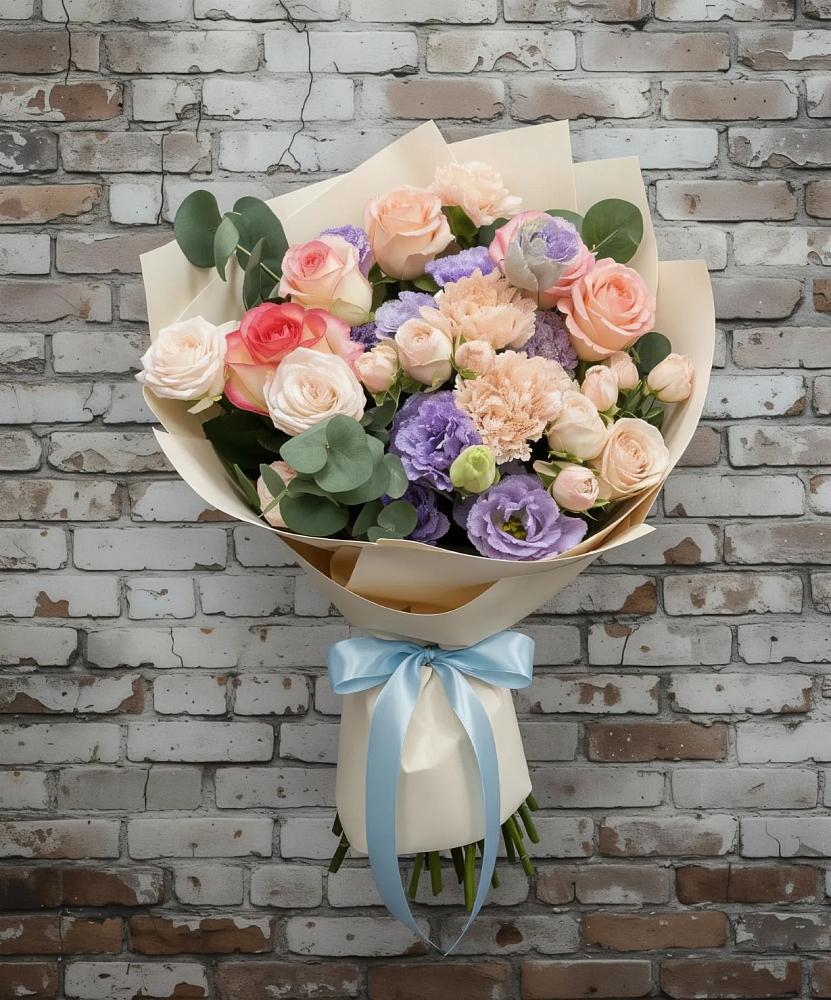 Букет цветов из: Розы, Лизиантусы и Гвоздики в Плесе