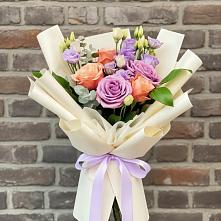 Букет цветов из:  Лизиантусы и Розы #REPLACE_PRED# Плесе