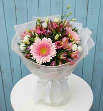 Букет цветов из:  Герберы, Альстромерии и Лизиантусы в Плесе