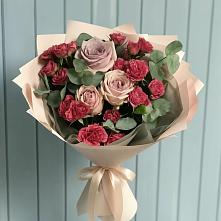 Букет цветов из:  Гвоздики и Розы в Плесе
