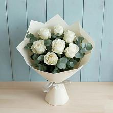 Букет Белые розы в Эвкалипте в Плесе
