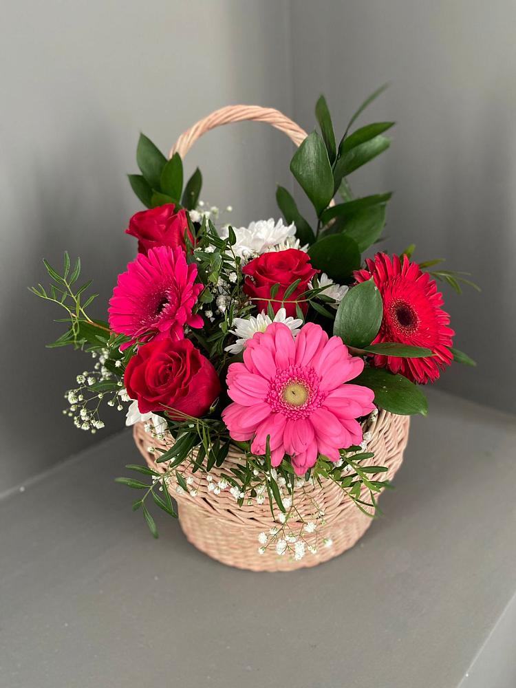 Цветочная композиция из Розы, Хризантемы и Герберы в корзине в Плесе
