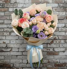 Букет цветов из:  Розы, Лизиантусы и Гвоздики в Плесе